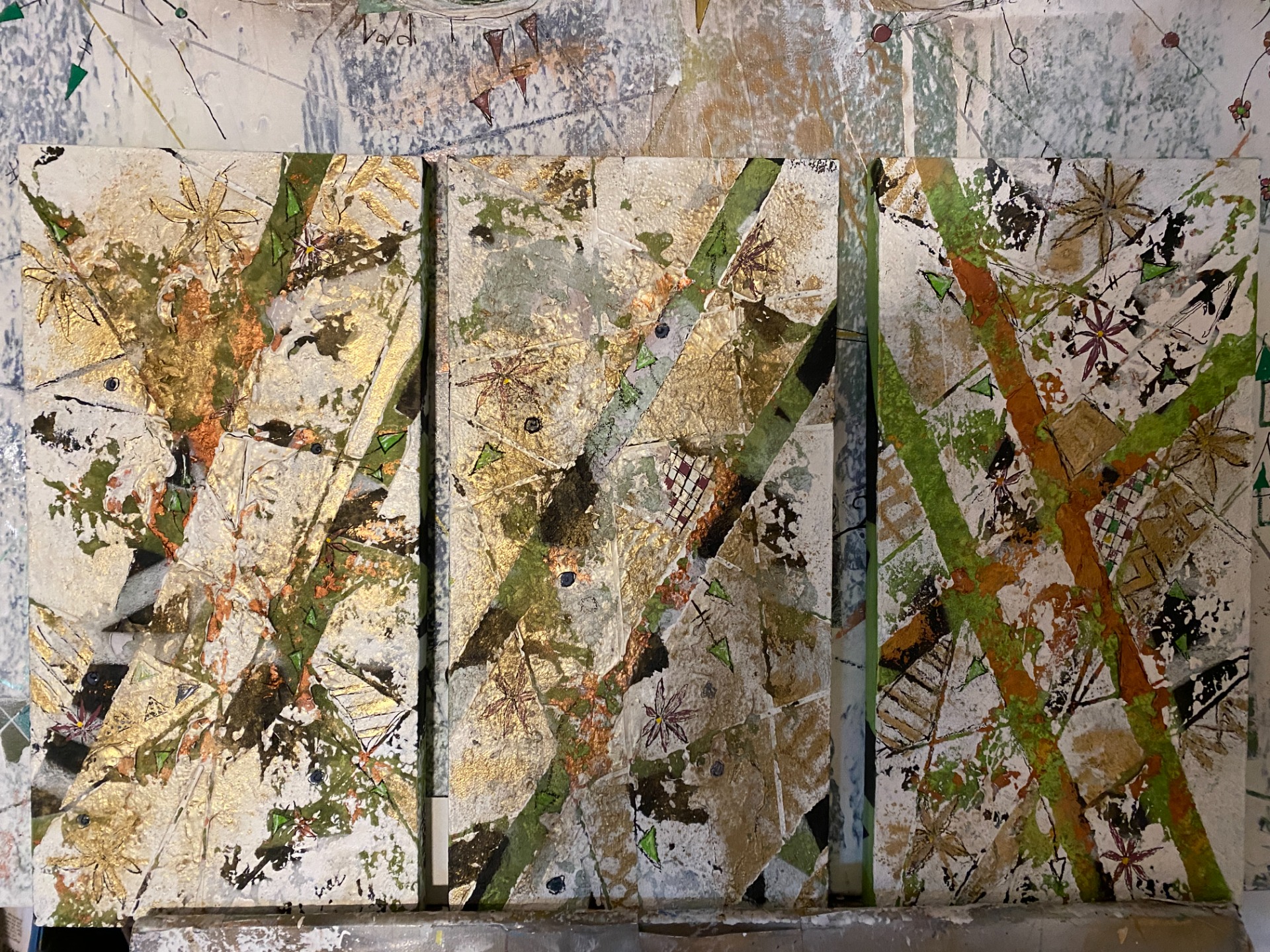 3 sammenhængende malerier 800,-